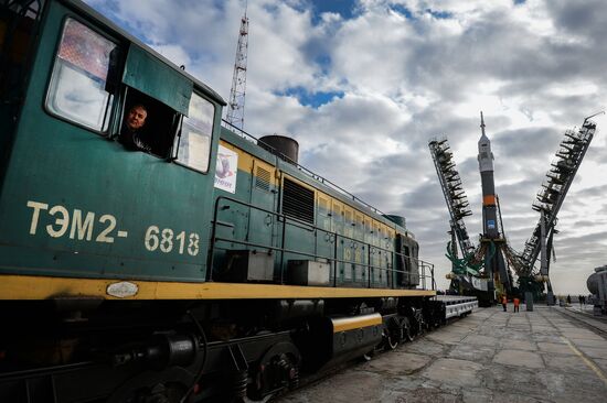 Soyuz-FG booster with Soyuz TMA-11M spaceship installed for launch at Baikonur Cosmodrome