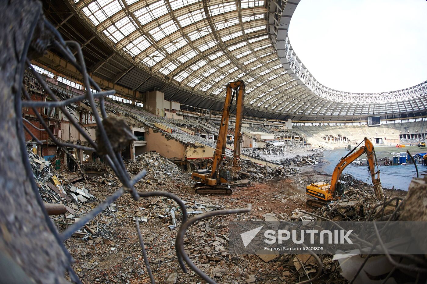 Sergei Sobyanin visits Luzhniki Stadium closed for reconstruction