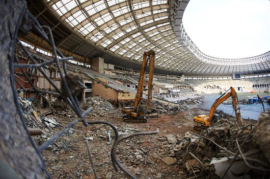 Sergei Sobyanin visits Luzhniki Stadium closed for reconstruction