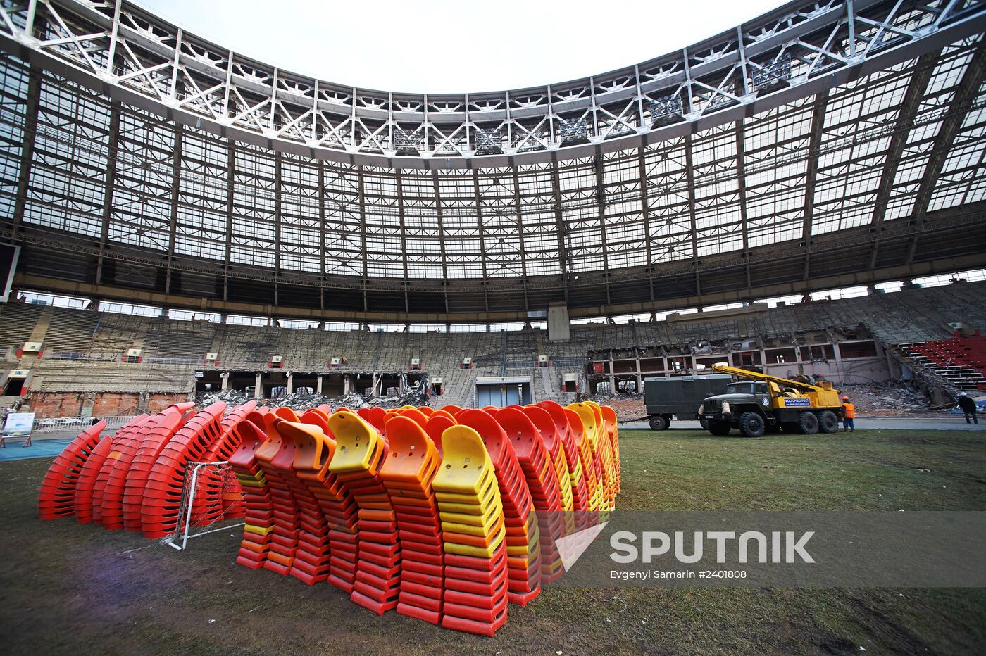 Sergei Sobyanin visits Luzhniki Stadium closed for reconstruction