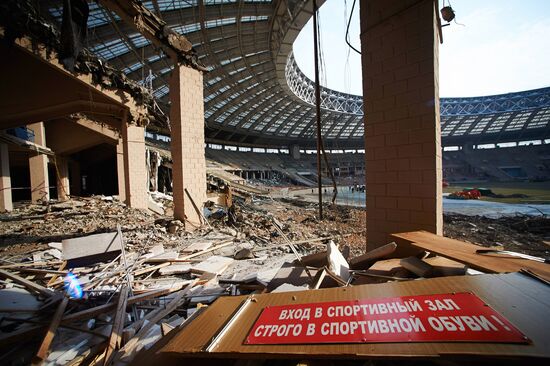 Sergei Sobyanin visits Luzhniki Stadium closed for reconstruction