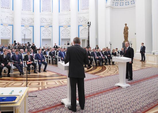 Vladimir Putin presents state awards in Kremlin