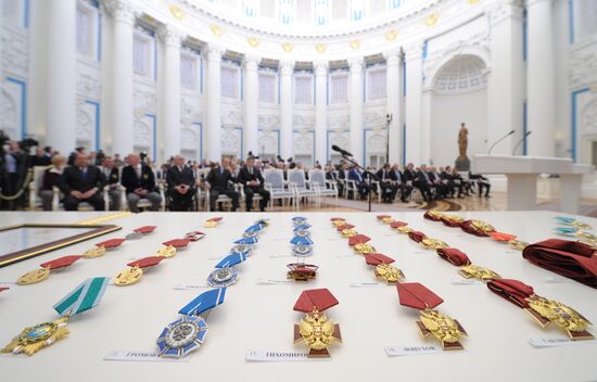 Vladimir Putin presents state awards in Kremlin