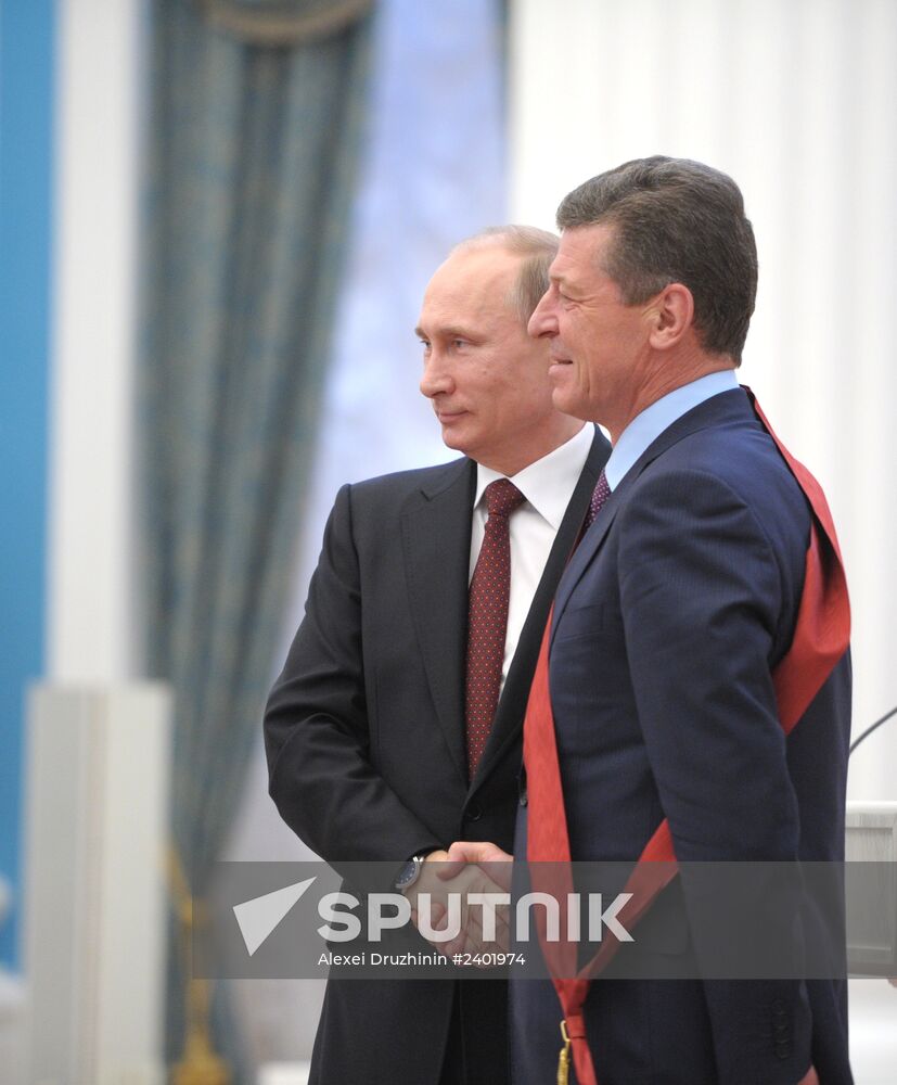 Vladimir Putin presents state awards in Kremlin