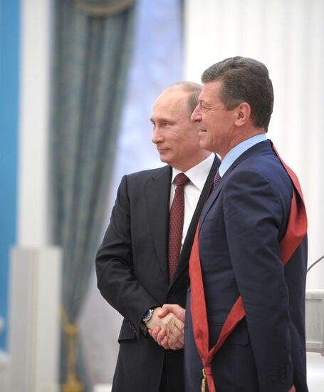 Vladimir Putin presents state awards in Kremlin