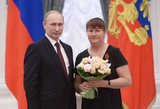 Vladimir Putin presents state awards in Kremlin