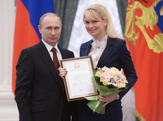 Vladimir Putin presents state awards in Kremlin