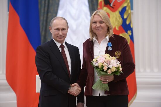 Vladimir Putin presents state awards in Kremlin