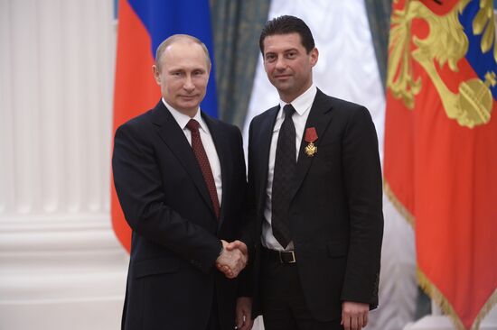 Vladimir Putin presents state awards in Kremlin