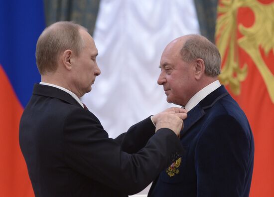 Vladimir Putin presents state awards in Kremlin