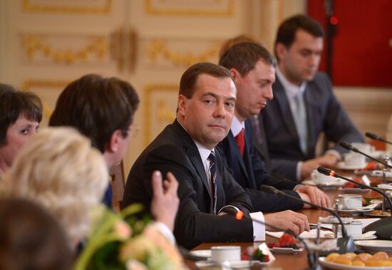 Dmitry Medvedev meets with workers of culture