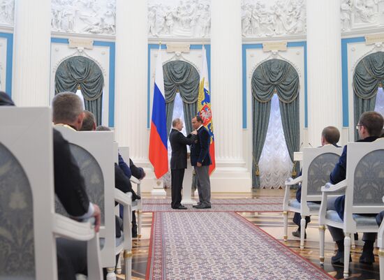 Vladimir Putin presents state awards in Kremlin