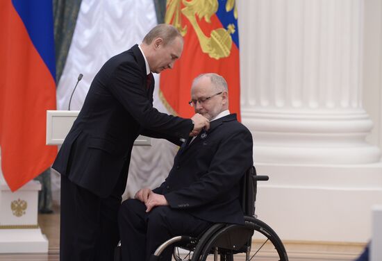 Vladimir Putin presents state awards in Kremlin