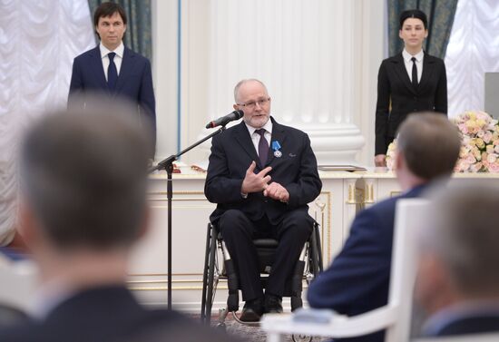 Vladimir Putin presents state awards in Kremlin