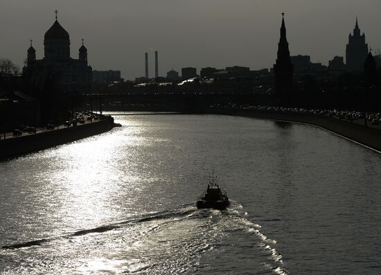 Warm weather in Moscow