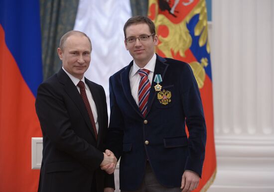 Vladimir Putin presents state awards in Kremlin