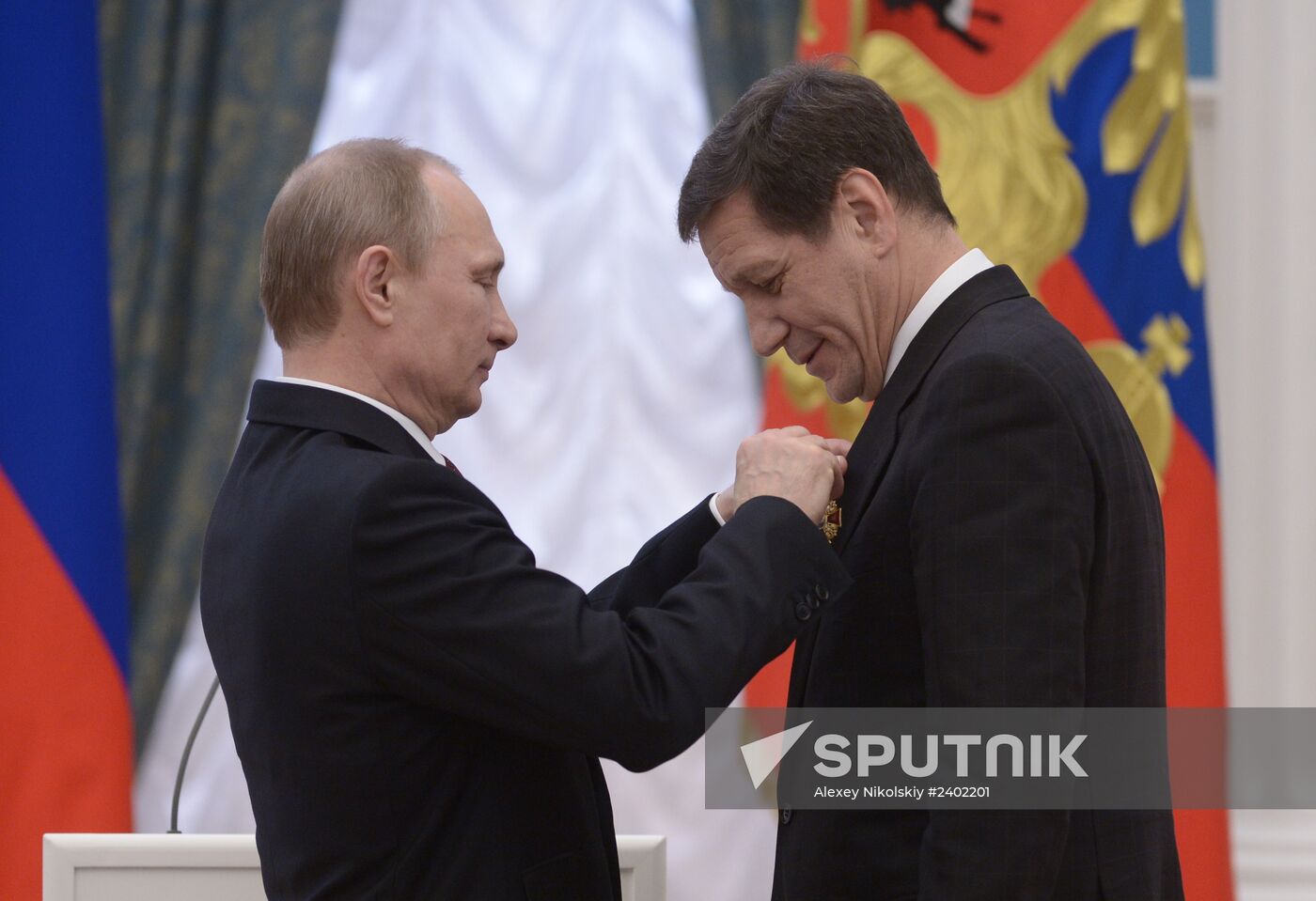 Vladimir Putin presents state awards in Kremlin