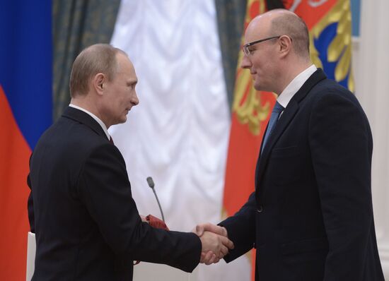 Vladimir Putin presents state awards in Kremlin