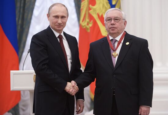 Vladimir Putin presents state awards in Kremlin