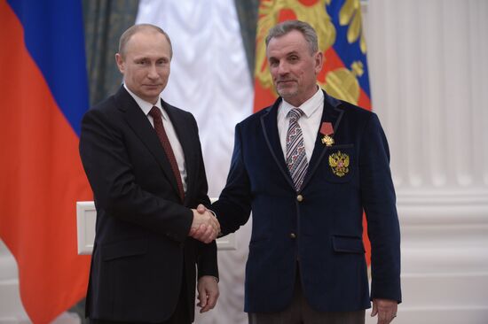 Vladimir Putin presents state awards in Kremlin