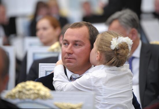Vladimir Putin presents state awards in Kremlin