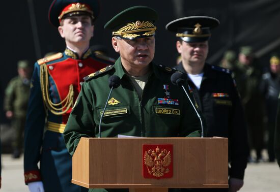 Russian Defense Minister Shoigu visits Crimea