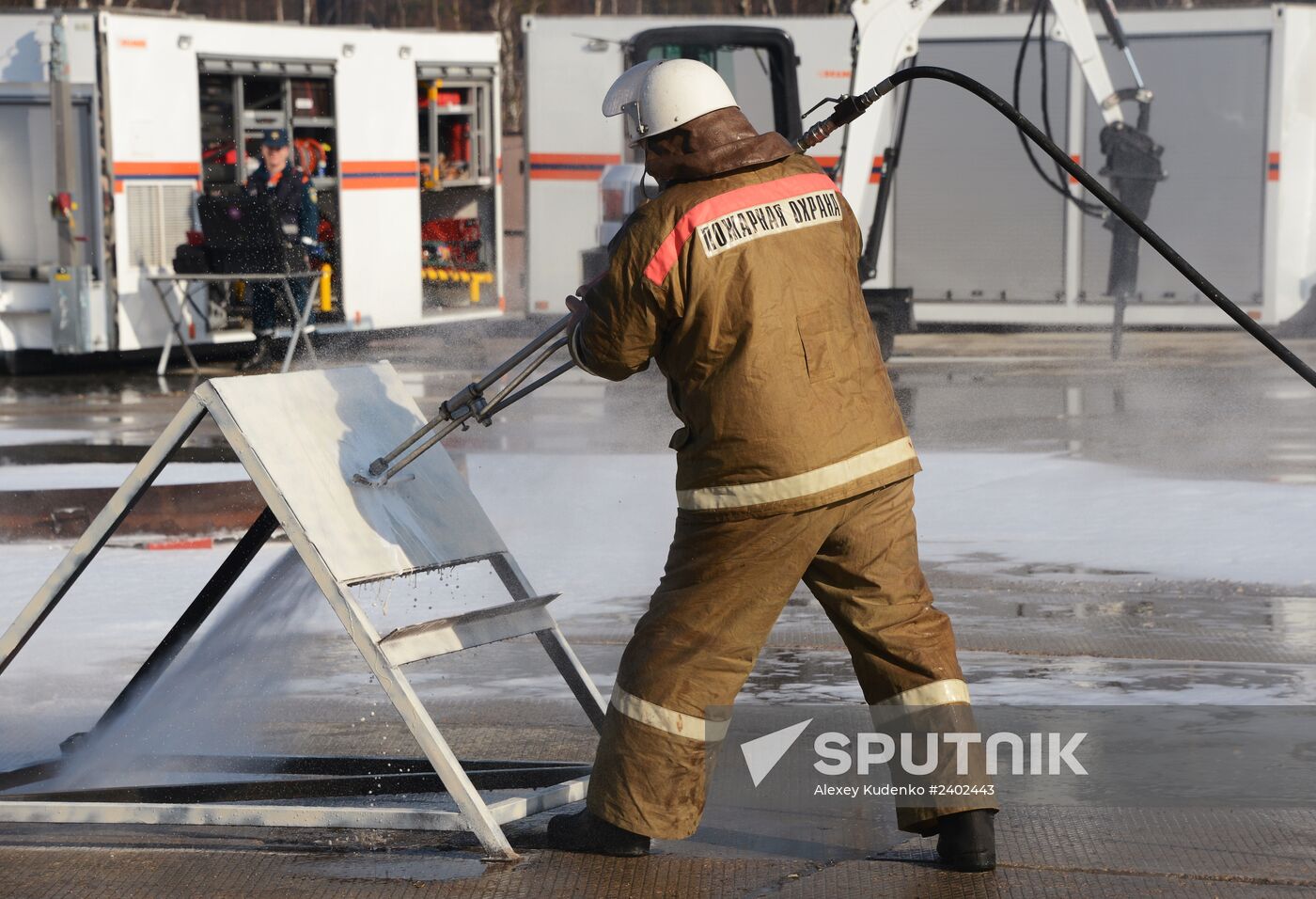 Russian Emergencies Ministry displays modern firefighting anf rescue equipment