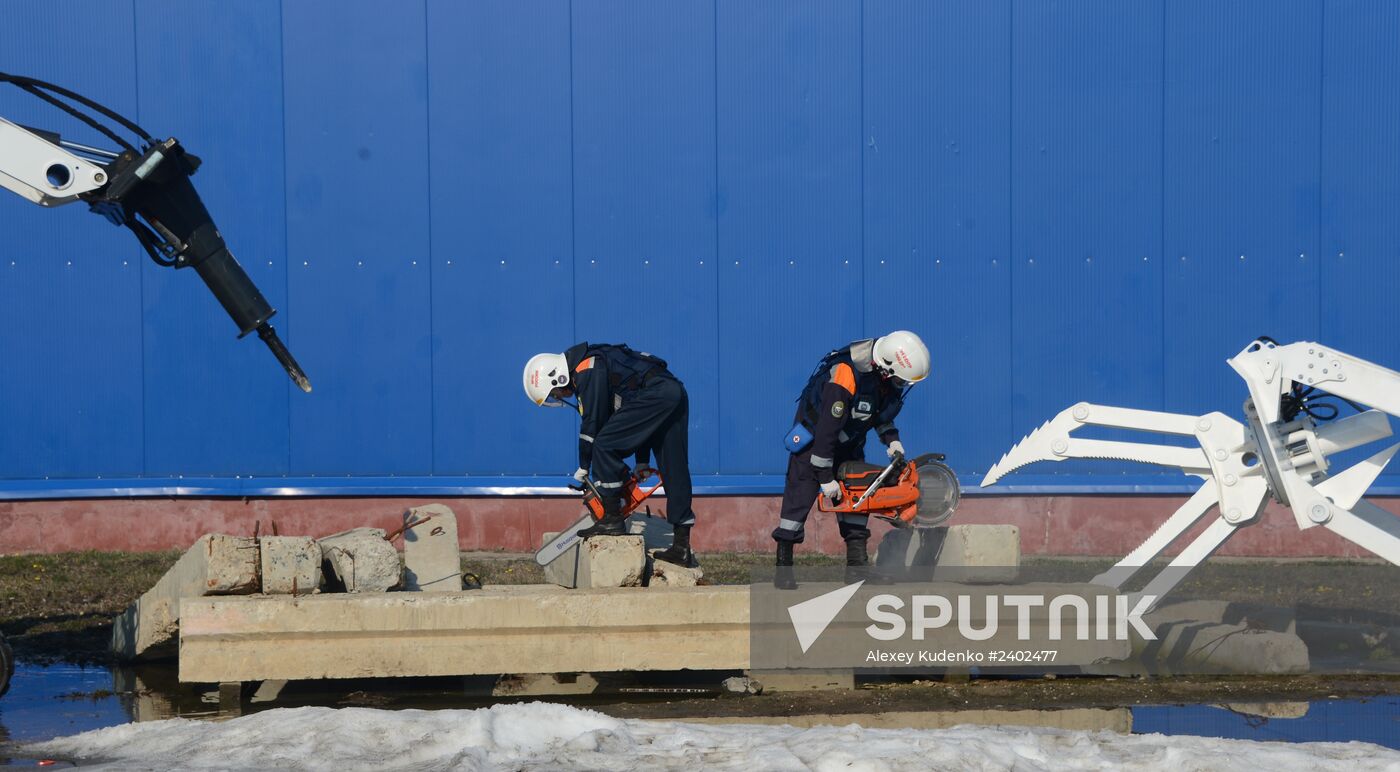 Russian Emergencies Ministry displays modern firefighting anf rescue equipment