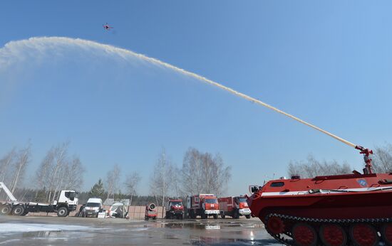 Russian Emergencies Ministry displays modern firefighting anf rescue equipment