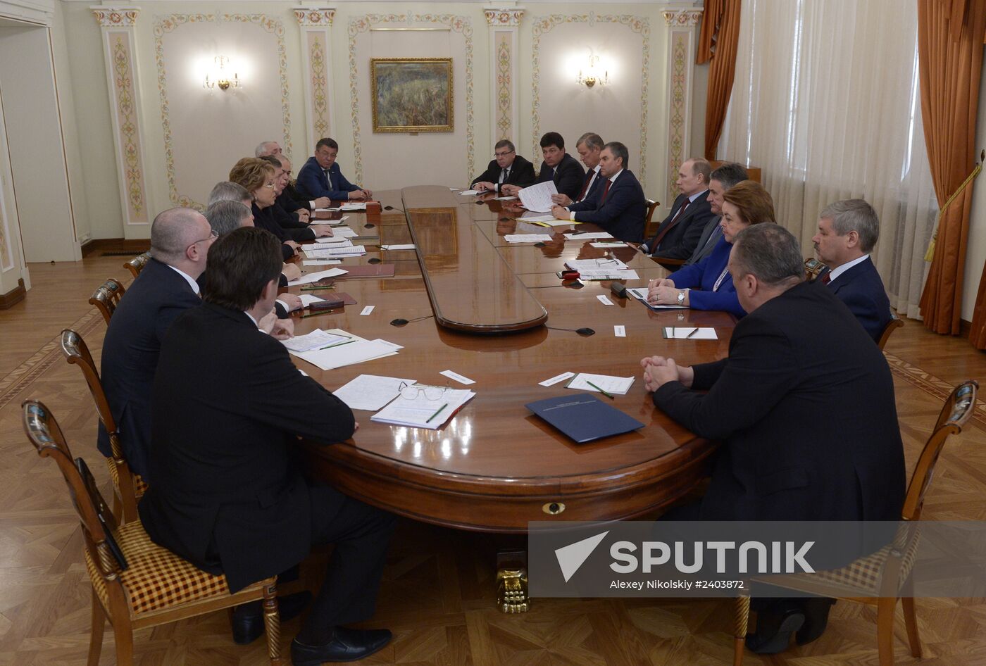 Vladimir Putin meets with senior members of the Federation Council