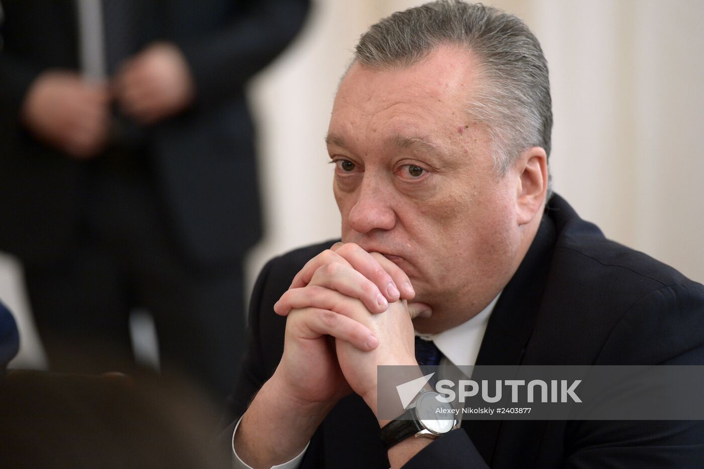 Vladimir Putin meets with senior members of the Federation Council