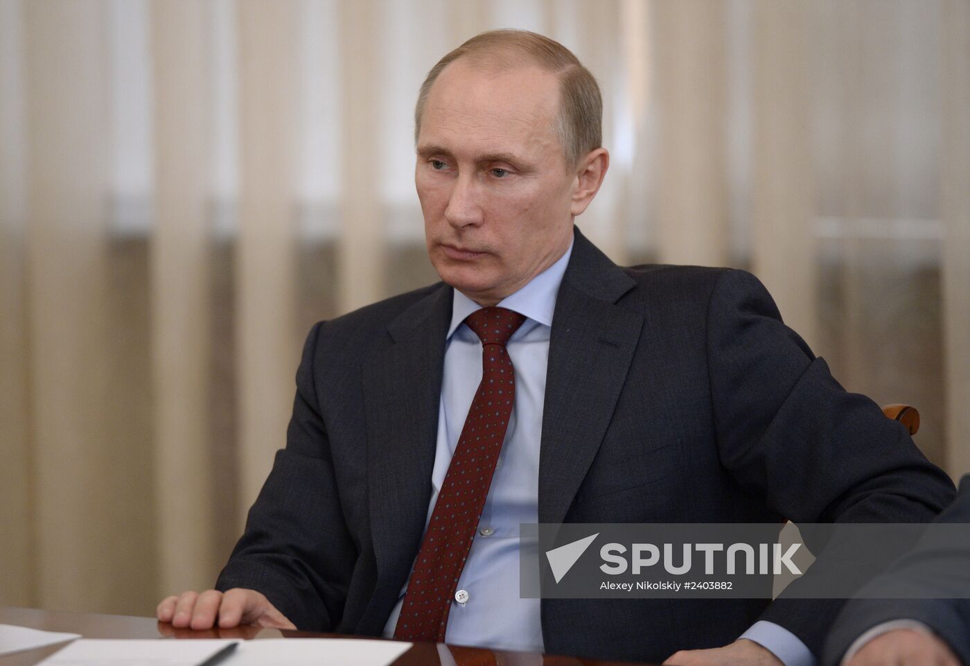 Vladimir Putin meets with senior members of the Federation Council
