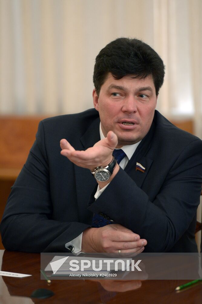 Vladimir Putin meets with senior members of the Federation Council