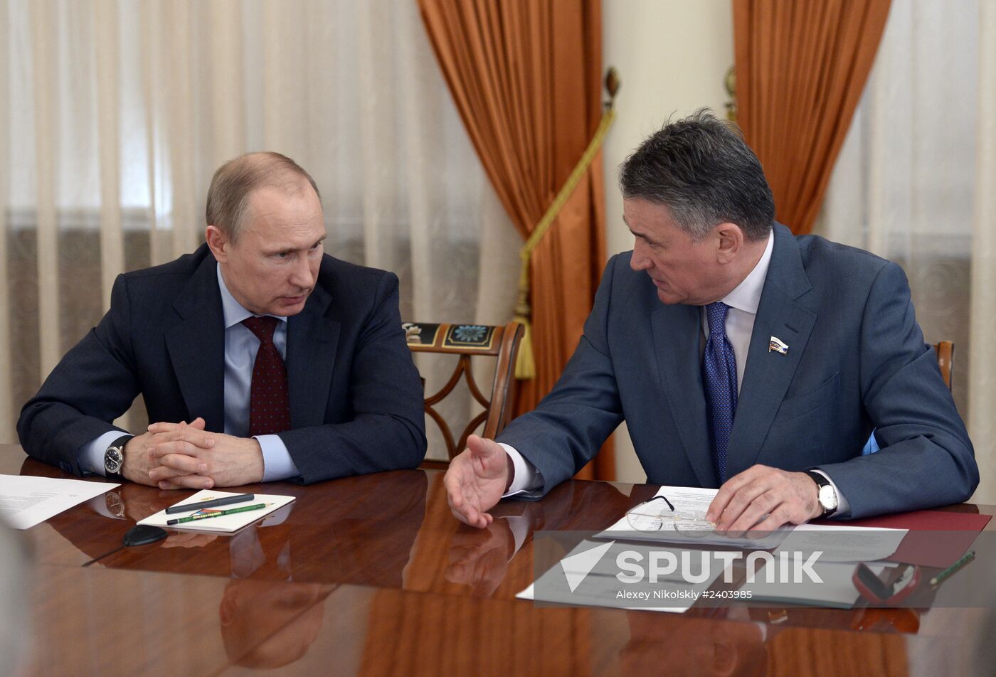 Vladimir Putin meets with senior members of the Federation Council