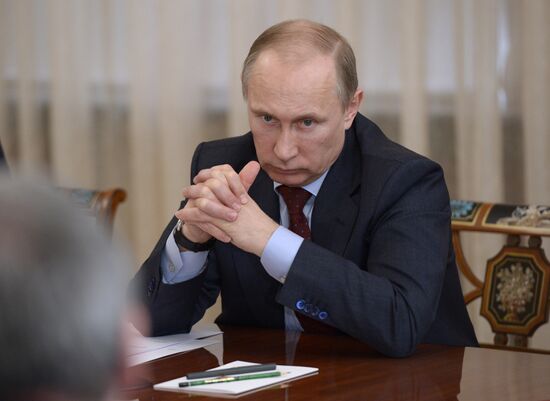 Vladimir Putin meets with senior members of the Federation Council