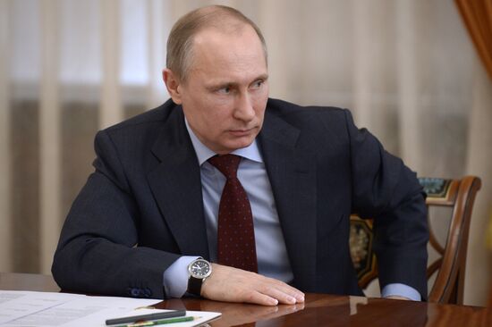 Vladimir Putin meets with senior members of the Federation Council