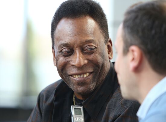 Pelé meets with FC Kransnodar's Academy cadets