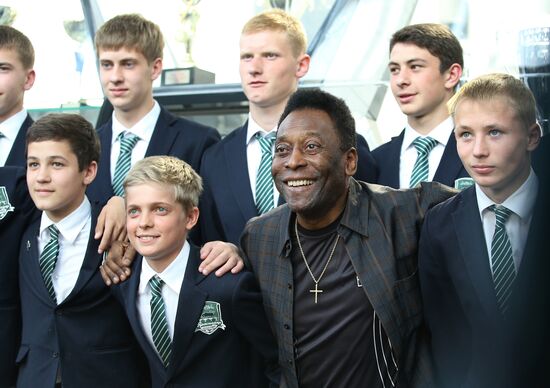 Pelé meets with FC Kransnodar's Academy cadets