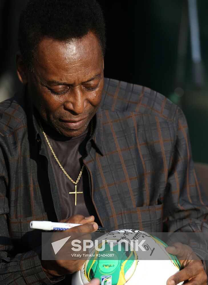 Pelé meets with FC Kransnodar's Academy cadets