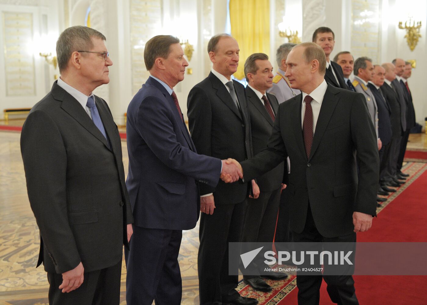 Vladimir Putin attends Kremlin reception presenting senior officers