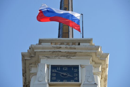 Crimea prepares to shift clocks to Moscow time