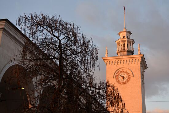 Crimea moves its clocks to Moscow time