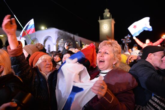 Crimea moves its clocks to Moscow time