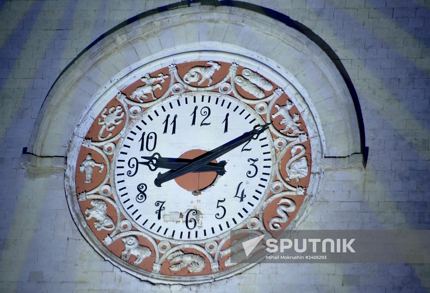 Crimea moves its clocks to Moscow time