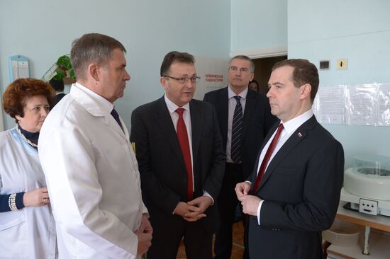 Dmitry Medvedev visits Crimea