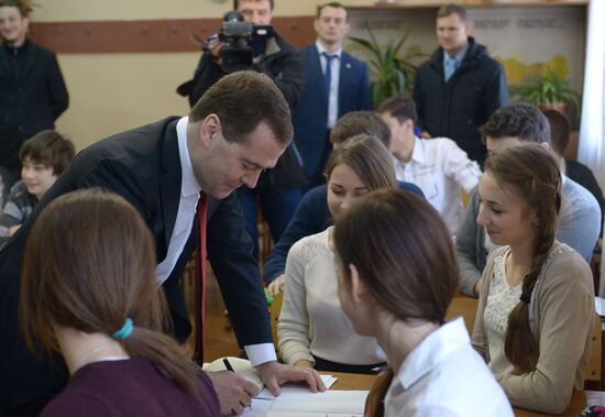 Dmitry Medvedev visits Crimea