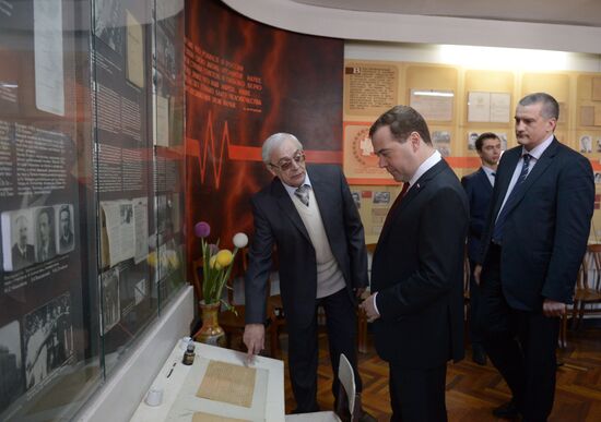 Dmitry Medvedev visits Crimea