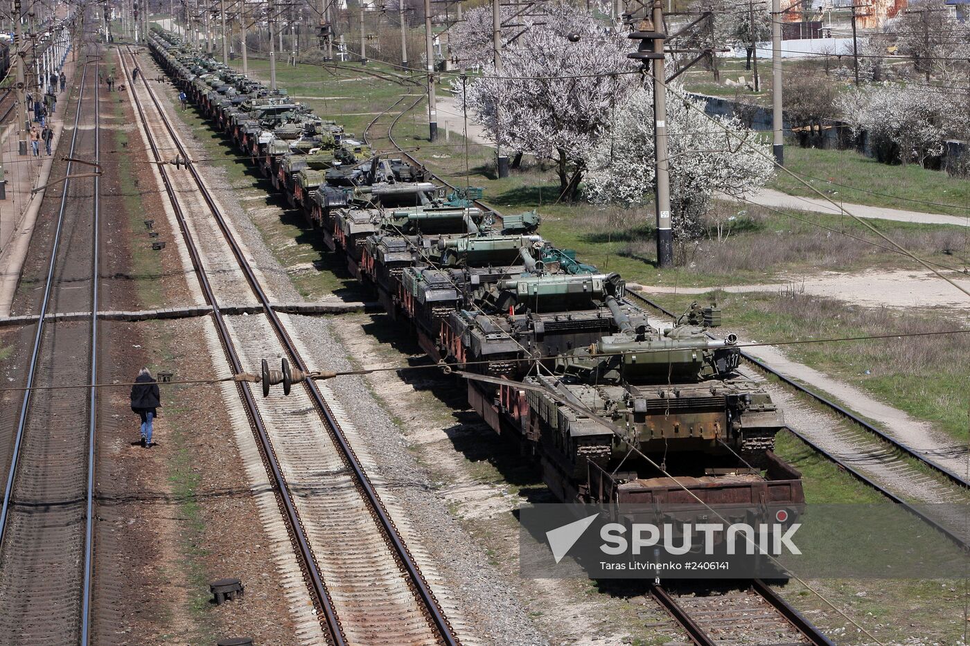 Ukrainian military equipment shipped by rail from Crimea to Ukraine