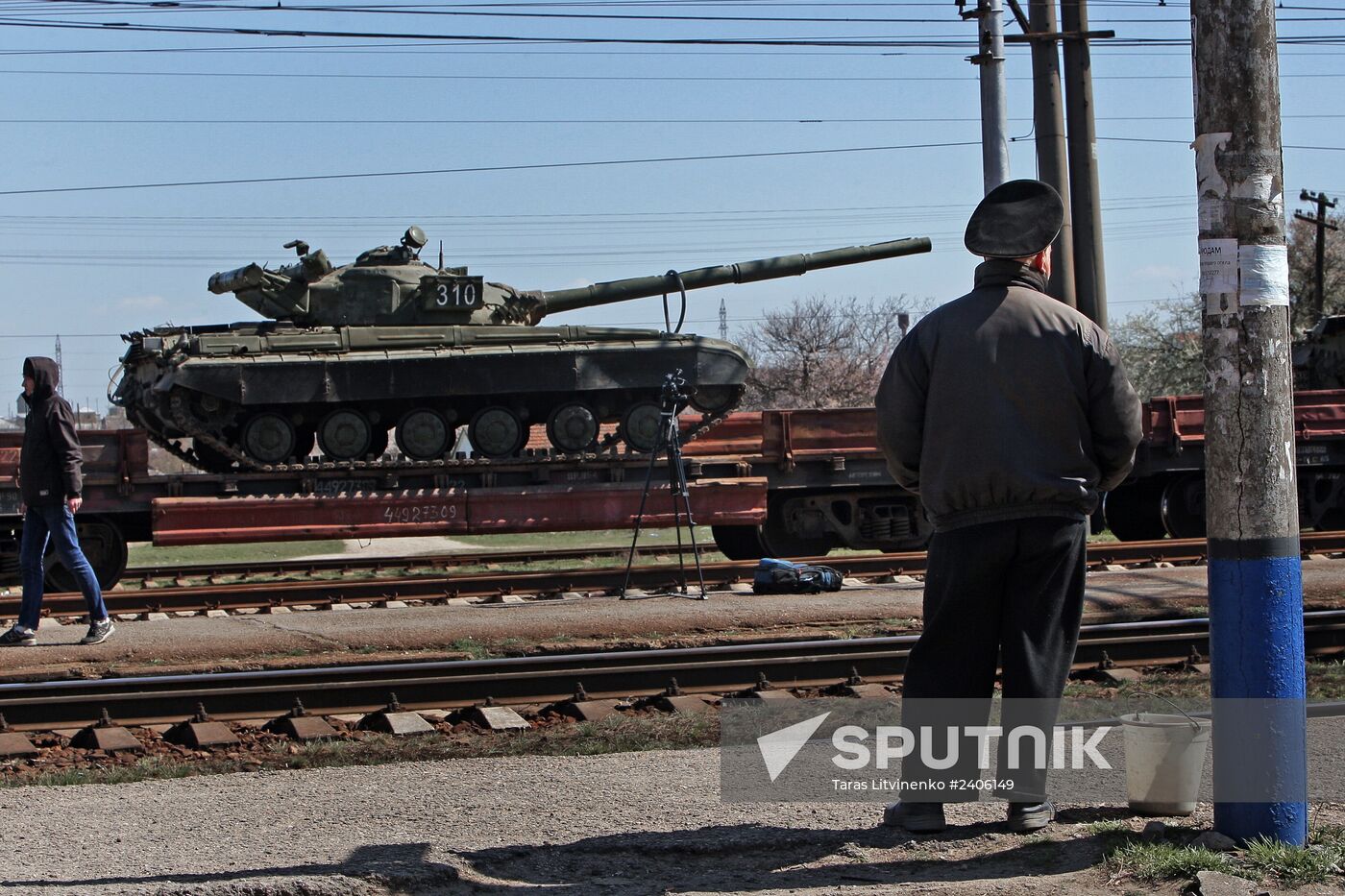 Ukrainian military equipment shipped by rail from Crimea to Ukraine