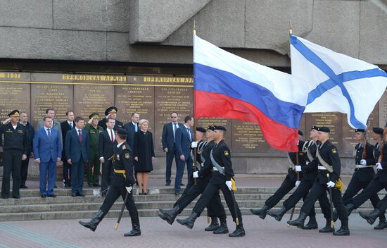 Dmitry Medvedev visits Crimea